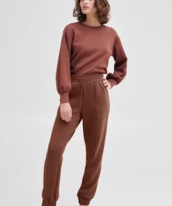 brunette casual pants