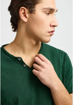 T shirt με λαιμό henley και raw cuts FBM013 004 04 Bistrot Green (3)